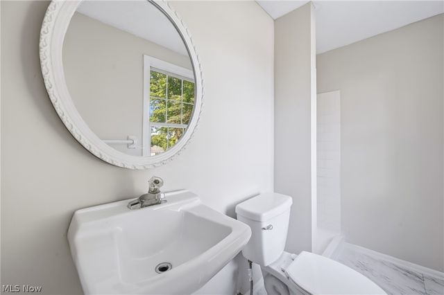 1922 Burr Oaks Court, Austintown, OH 44515