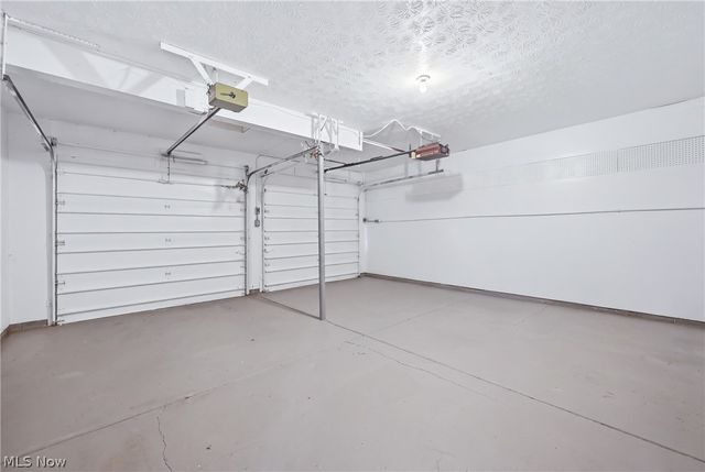 1922 Burr Oaks Court, Austintown, OH 44515