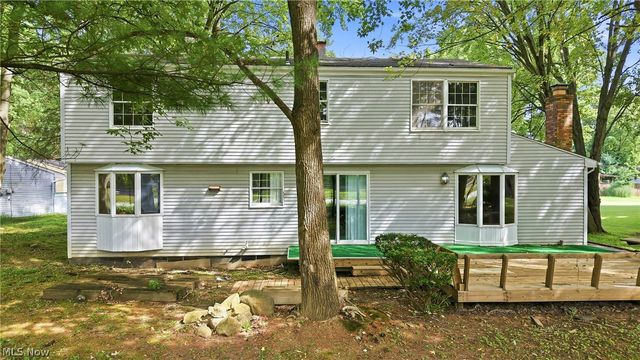 1922 Burr Oaks Court, Austintown, OH 44515