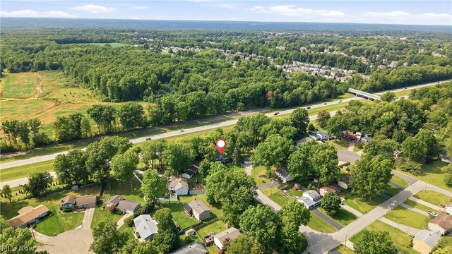 1922 Burr Oaks Court, Austintown, OH 44515