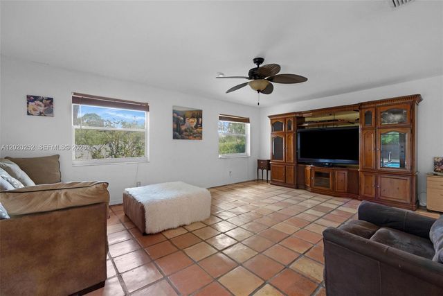 23595 SW 152nd Ave, Homestead, FL 33032