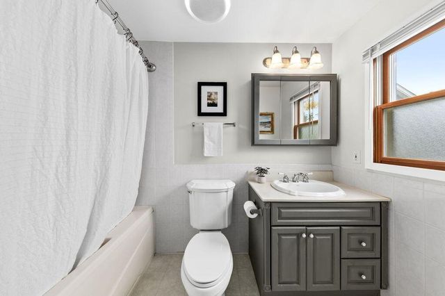 4451 S 51st STREET, Greenfield, WI 53220