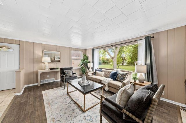 4451 S 51st STREET, Greenfield, WI 53220