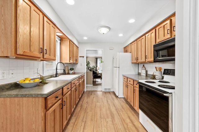 4451 S 51st STREET, Greenfield, WI 53220