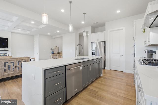 4645 WOOD GLEN RD, Fairfax, VA 22032