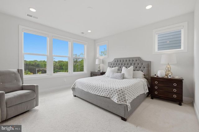 4645 WOOD GLEN RD, Fairfax, VA 22032