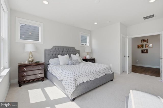 4645 WOOD GLEN RD, Fairfax, VA 22032