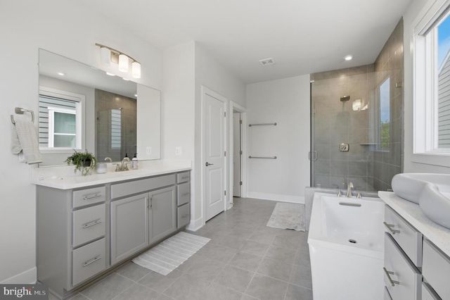 4645 WOOD GLEN RD, Fairfax, VA 22032