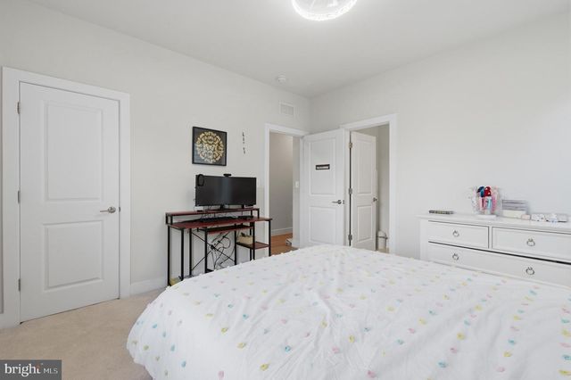 4645 WOOD GLEN RD, Fairfax, VA 22032