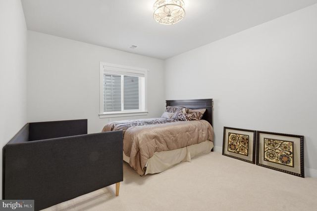 4645 WOOD GLEN RD, Fairfax, VA 22032