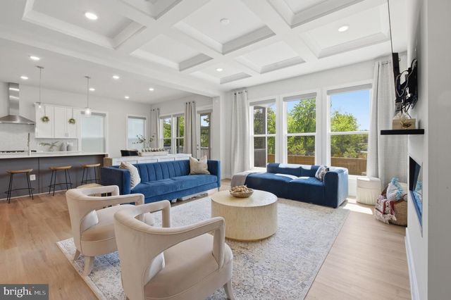 4645 WOOD GLEN RD, Fairfax, VA 22032