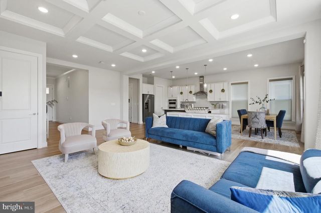 4645 WOOD GLEN RD, Fairfax, VA 22032