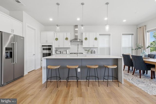 4645 WOOD GLEN RD, Fairfax, VA 22032