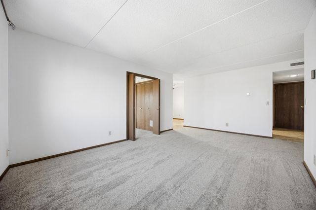 1110 3rd Avenue N 604E, Fargo, ND 58102