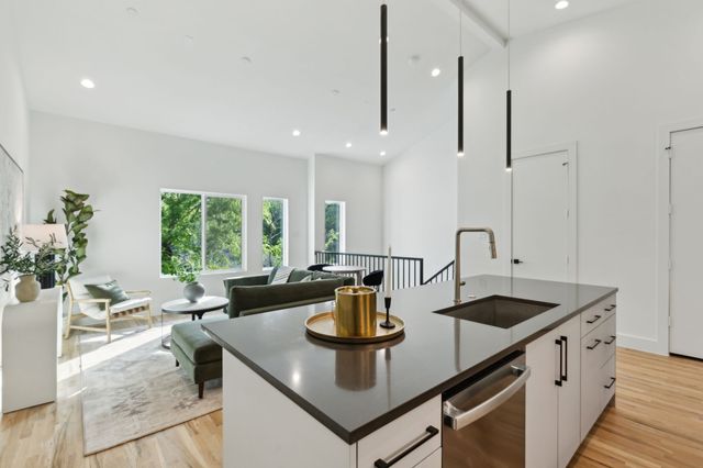 2142 Lovedale Avenue 103, Dallas, TX 75235