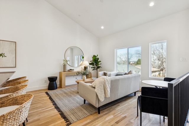 2142 Lovedale Avenue 103, Dallas, TX 75235