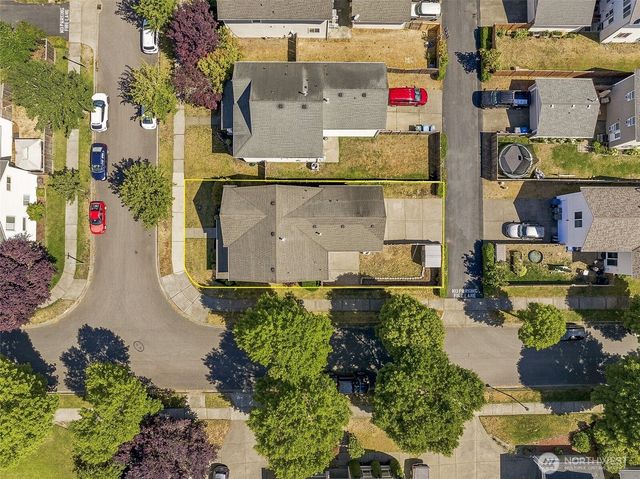 1902 Shipman Avenue, Dupont, WA 98327