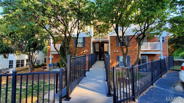 440 Benton Drive H, St Peters, MO 63376