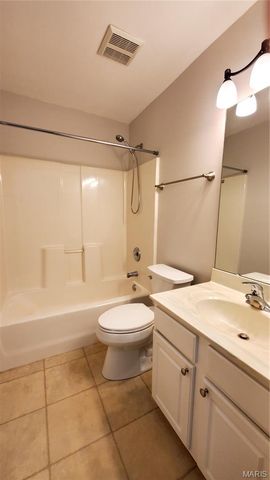440 Benton Drive H, St Peters, MO 63376