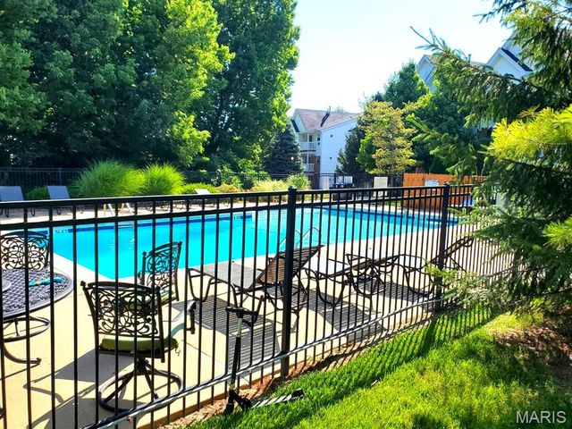 440 Benton Drive H, St Peters, MO 63376