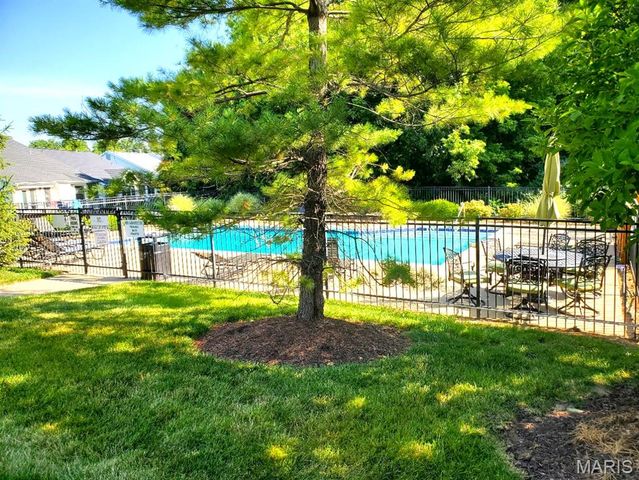 440 Benton Drive H, St Peters, MO 63376