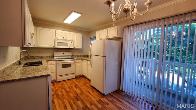 440 Benton Drive H, St Peters, MO 63376
