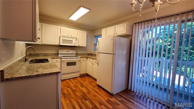 440 Benton Drive H, St Peters, MO 63376