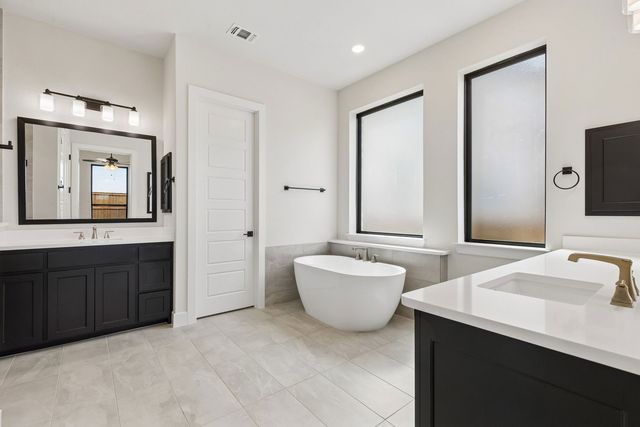 61 Hunter Pass, Waxahachie, TX 75165