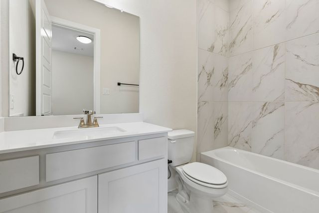 61 Hunter Pass, Waxahachie, TX 75165