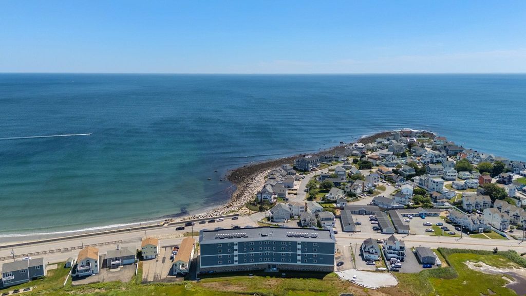 Image 2 of property listing at 535 Ocean Blvd Unit 403, Hampton, NH 03842