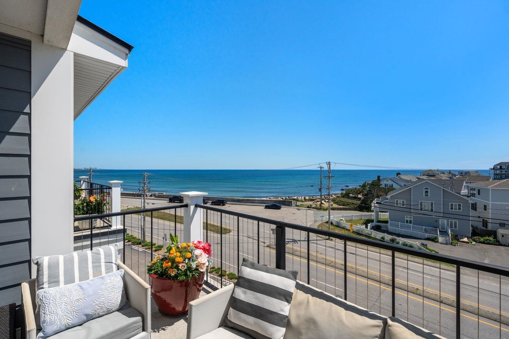 Image 14 of property listing at 535 Ocean Blvd Unit 403, Hampton, NH 03842