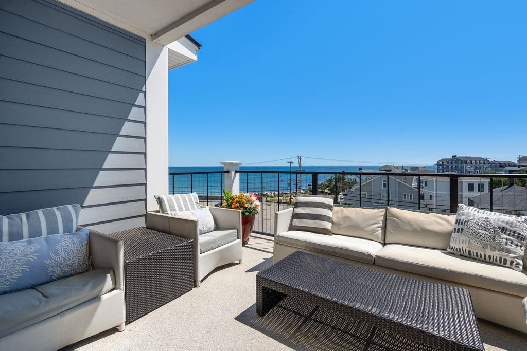 Image 17 of property listing at 535 Ocean Blvd Unit 403, Hampton, NH 03842
