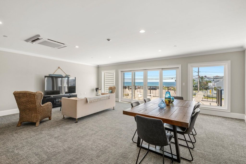 Image 30 of property listing at 535 Ocean Blvd Unit 403, Hampton, NH 03842