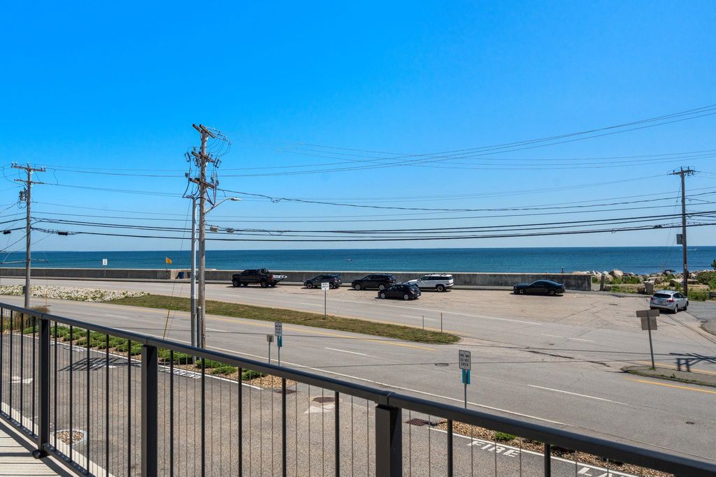 Image 33 of property listing at 535 Ocean Blvd Unit 403, Hampton, NH 03842