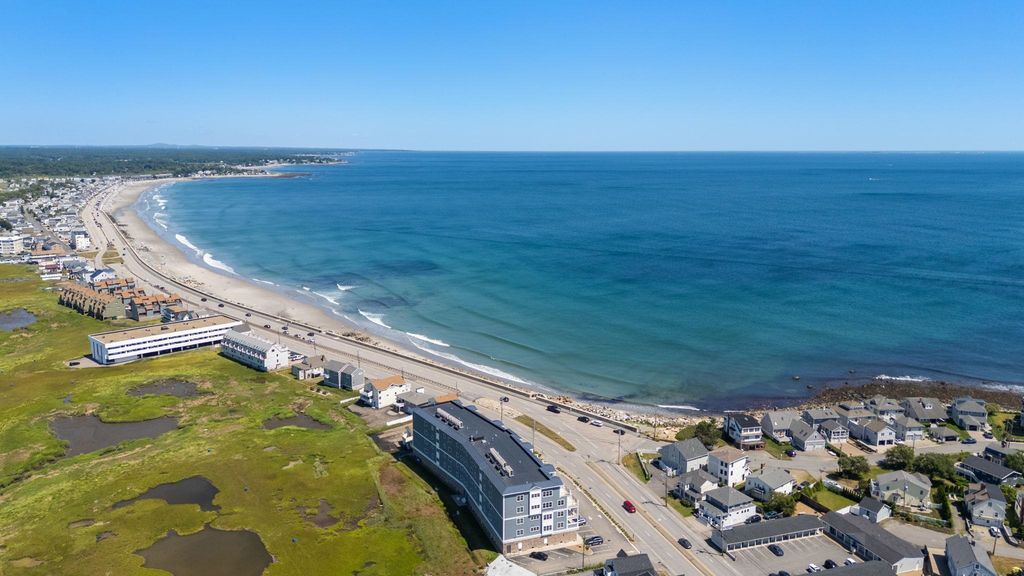 Image 37 of property listing at 535 Ocean Blvd Unit 403, Hampton, NH 03842
