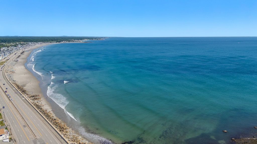 Image 38 of property listing at 535 Ocean Blvd Unit 403, Hampton, NH 03842