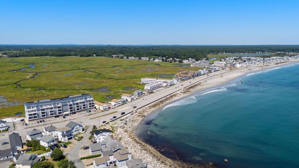 Image 40 of property listing at 535 Ocean Blvd Unit 403, Hampton, NH 03842