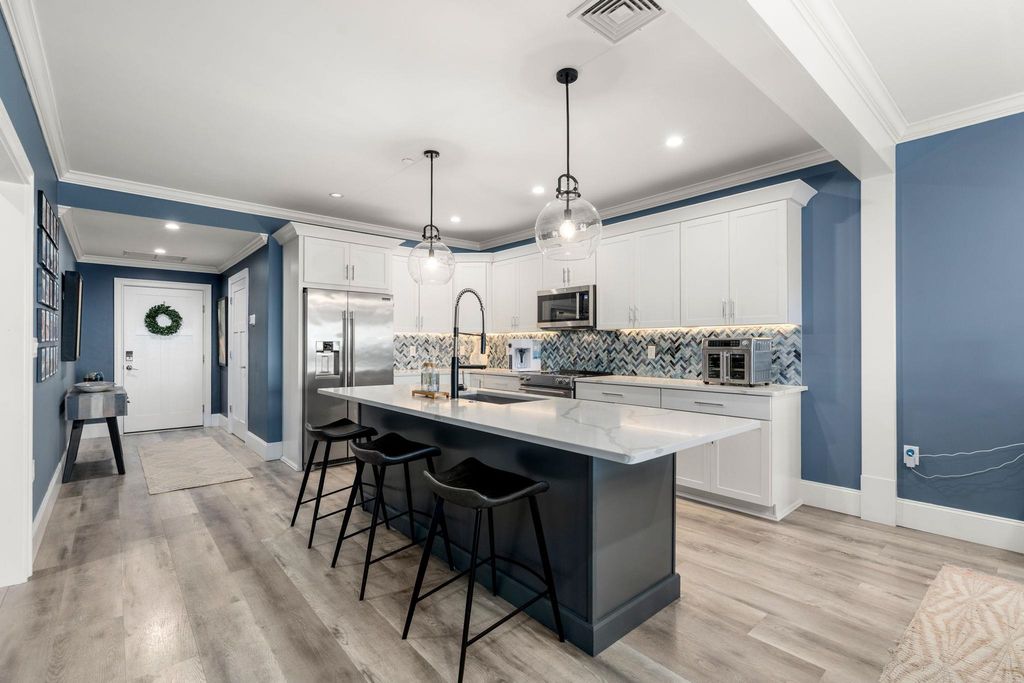 Image 5 of property listing at 535 Ocean Blvd Unit 403, Hampton, NH 03842