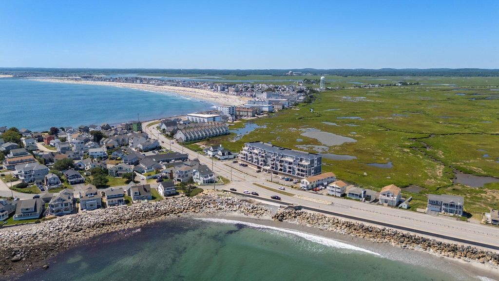 Image 42 of property listing at 535 Ocean Blvd Unit 403, Hampton, NH 03842