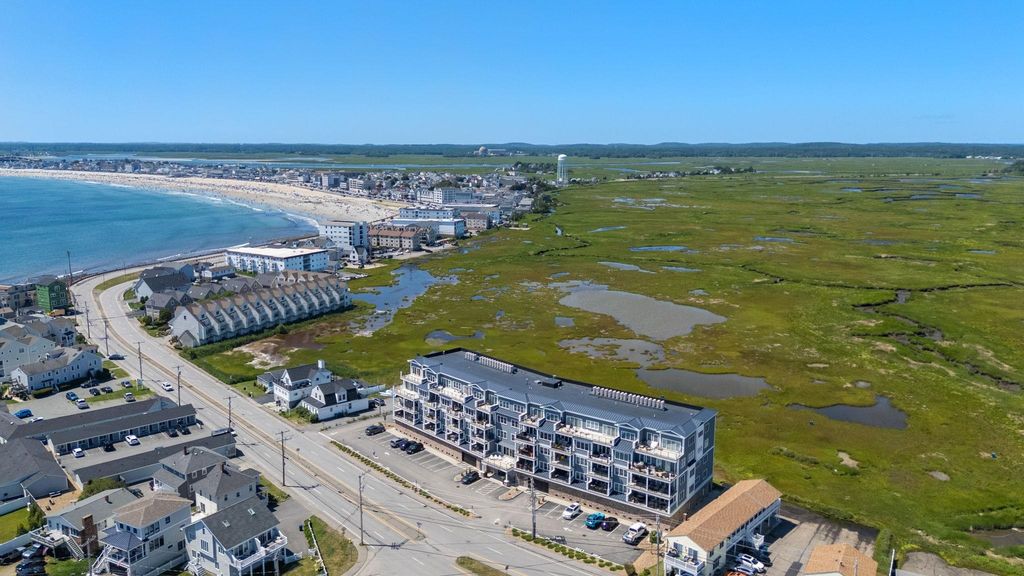 Image 43 of property listing at 535 Ocean Blvd Unit 403, Hampton, NH 03842
