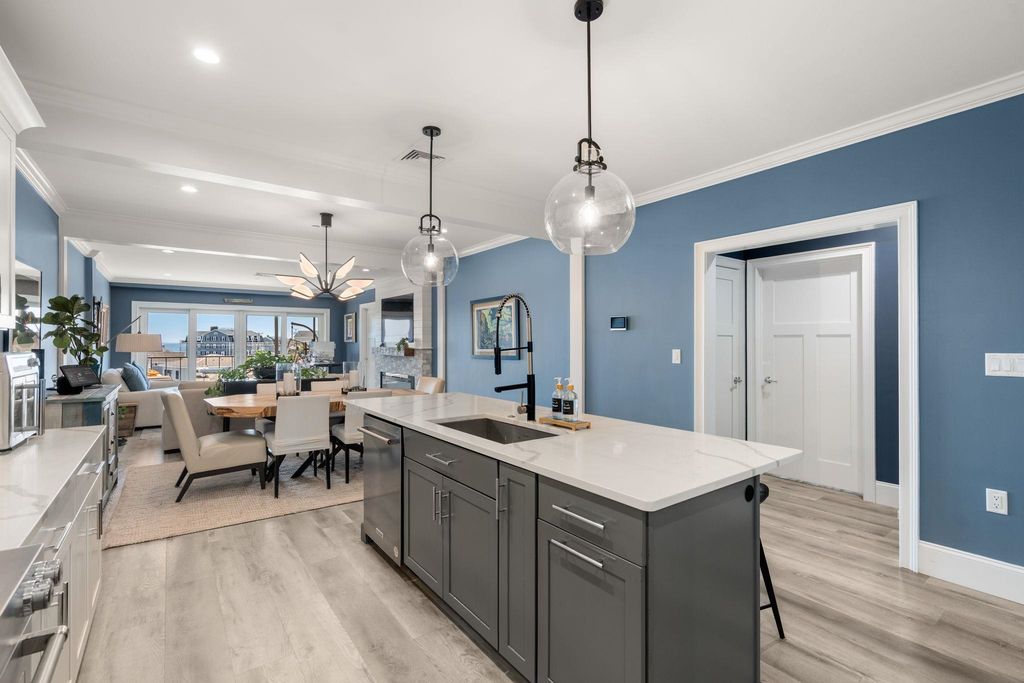Image 6 of property listing at 535 Ocean Blvd Unit 403, Hampton, NH 03842