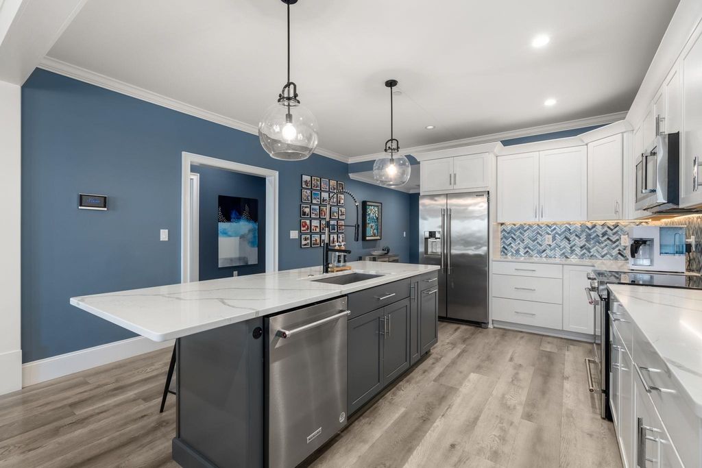 Image 8 of property listing at 535 Ocean Blvd Unit 403, Hampton, NH 03842