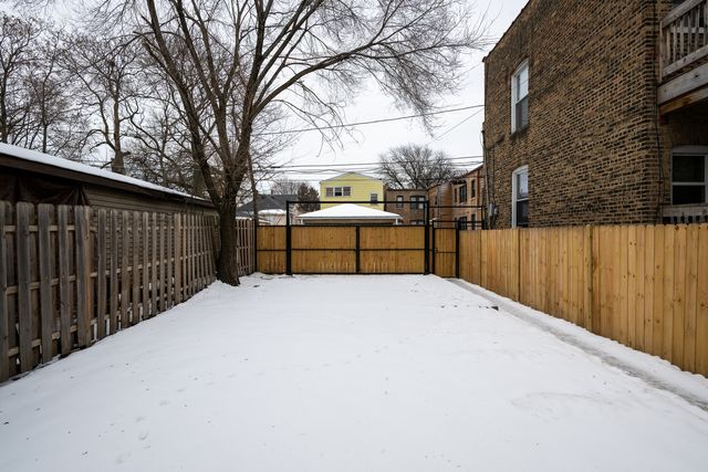 7653 S Saint Lawrence Avenue, Chicago, IL 60619