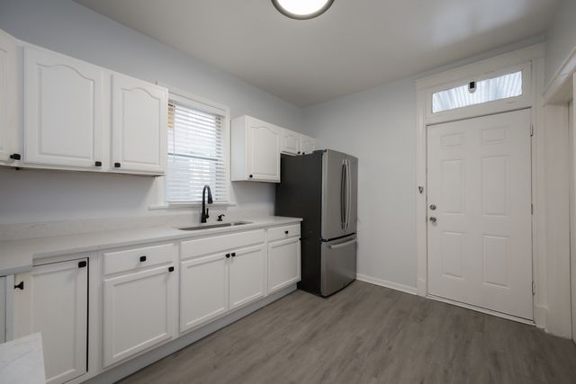 7653 S Saint Lawrence Avenue, Chicago, IL 60619