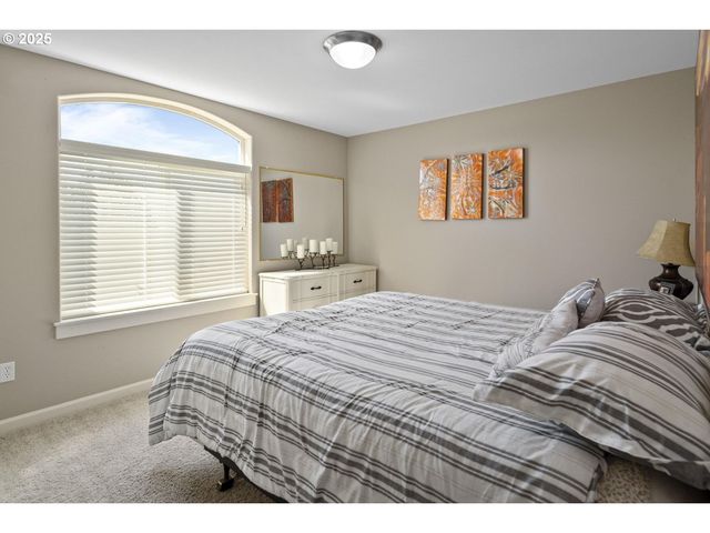 2057 Se BLUE SKIES Ln, Prineville, OR 97754