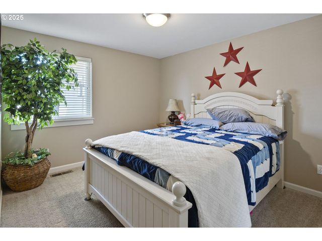 2057 Se BLUE SKIES Ln, Prineville, OR 97754