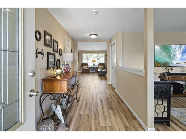 2057 Se BLUE SKIES Ln, Prineville, OR 97754