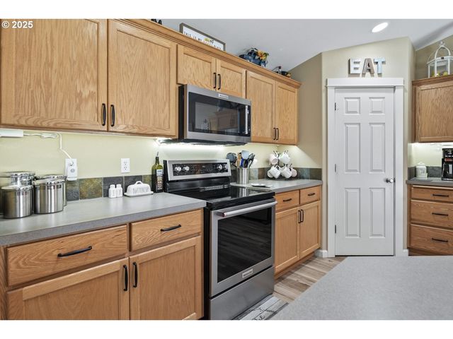 2057 Se BLUE SKIES Ln, Prineville, OR 97754