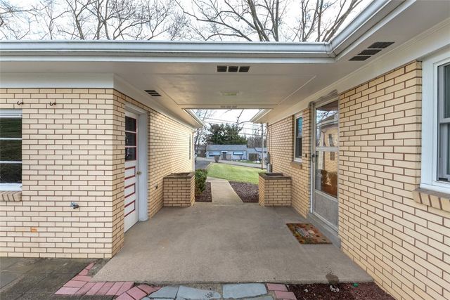 202 Larson Boulevard, Rostraver, PA 15012