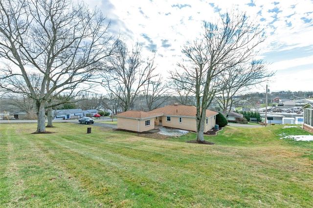 202 Larson Boulevard, Rostraver, PA 15012